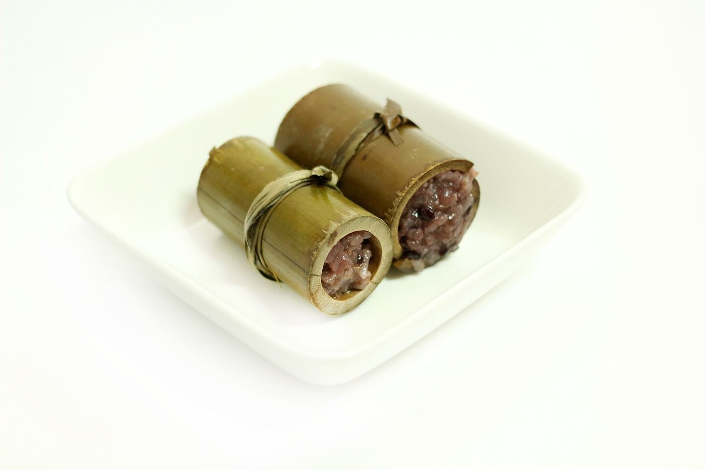 담양 대통밥 — 대나무 통에 쌀과 밤·은행을 안쳐 쪄 낸 자색 잡곡밥