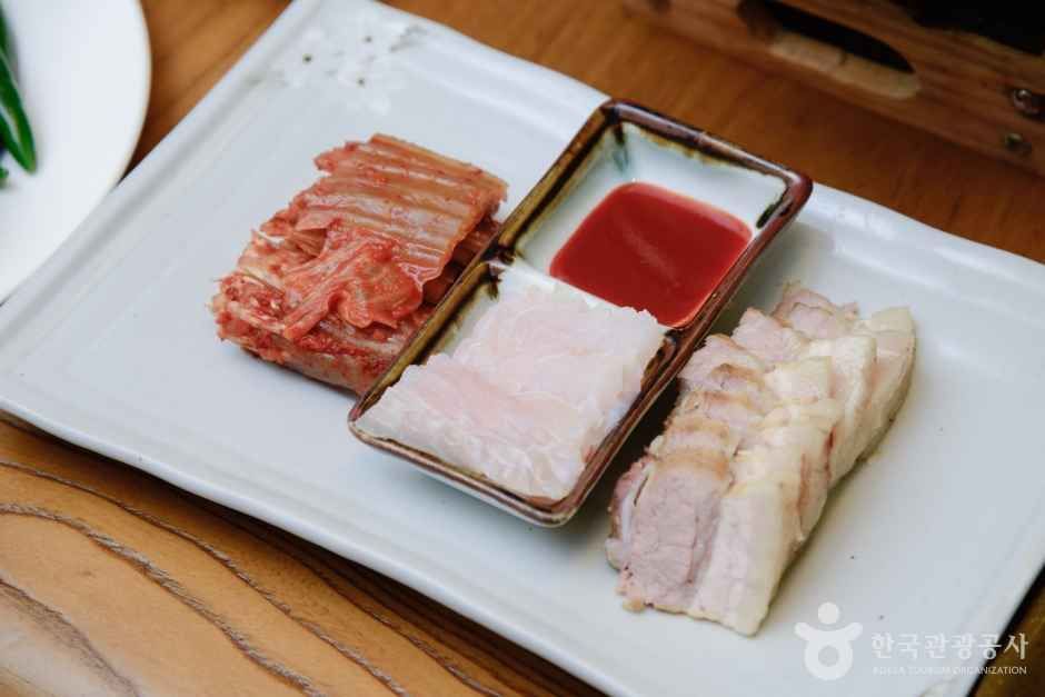 남도 전통시장 먹거리 — 꼬막부터 홍어삼합까지, 시장에서 만나는 전라도 밥상