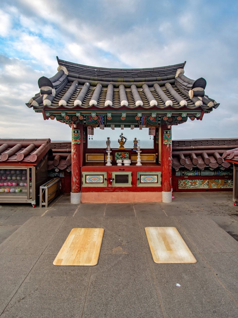 바다를 향한 작은 제단 — 서해를 마주 보고 앉아 낙조를 기다린다