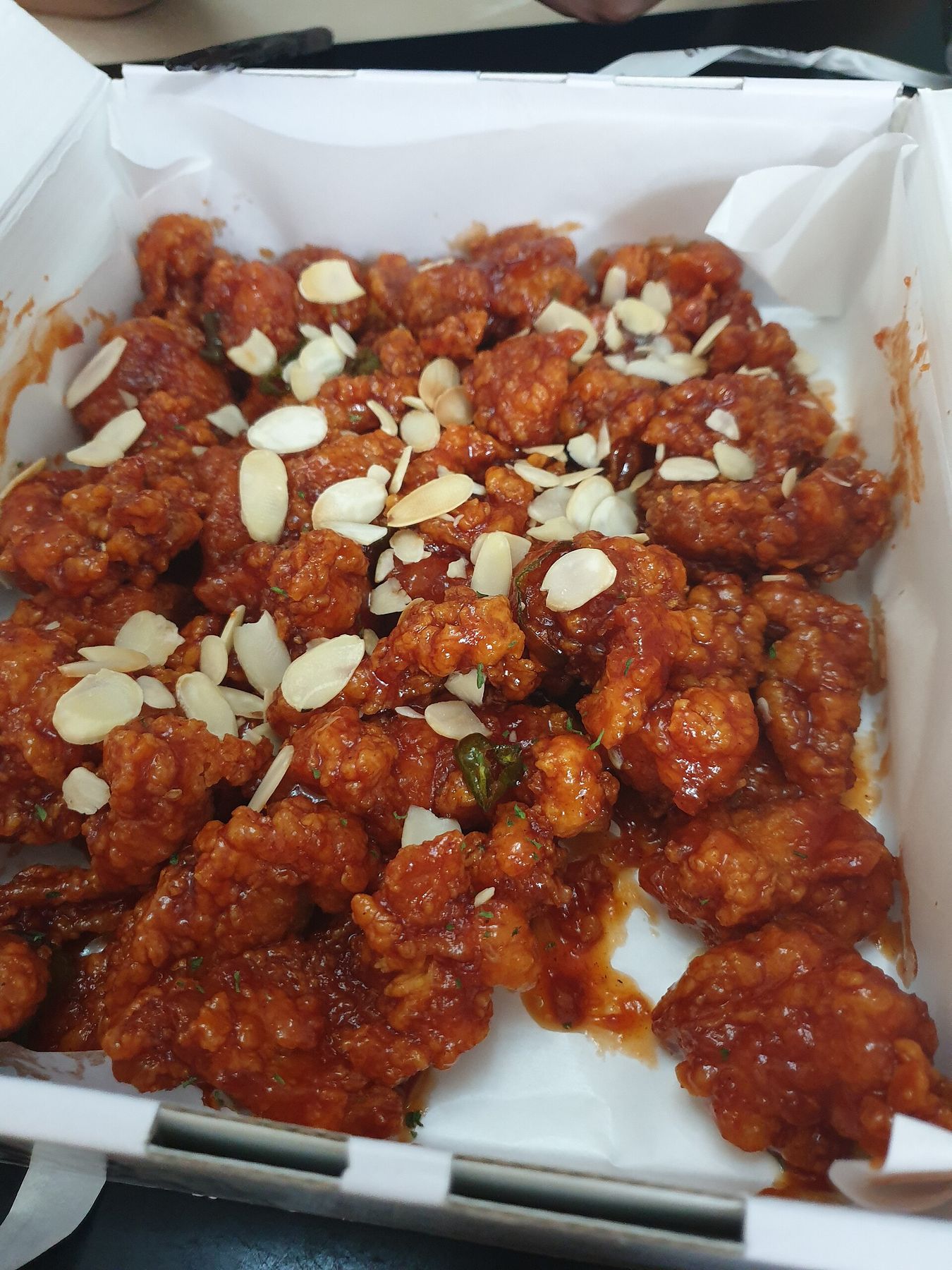 속초에서 뭘 먹을까 — 만석닭강정·아바이순대·오징어순대·물회, 실향민과 바다가 차린 한 상