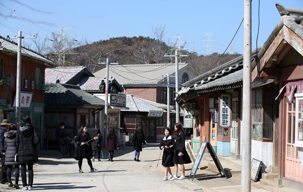 1960~80년대 거리를 재현한 순천드라마촬영장의 옛 골목