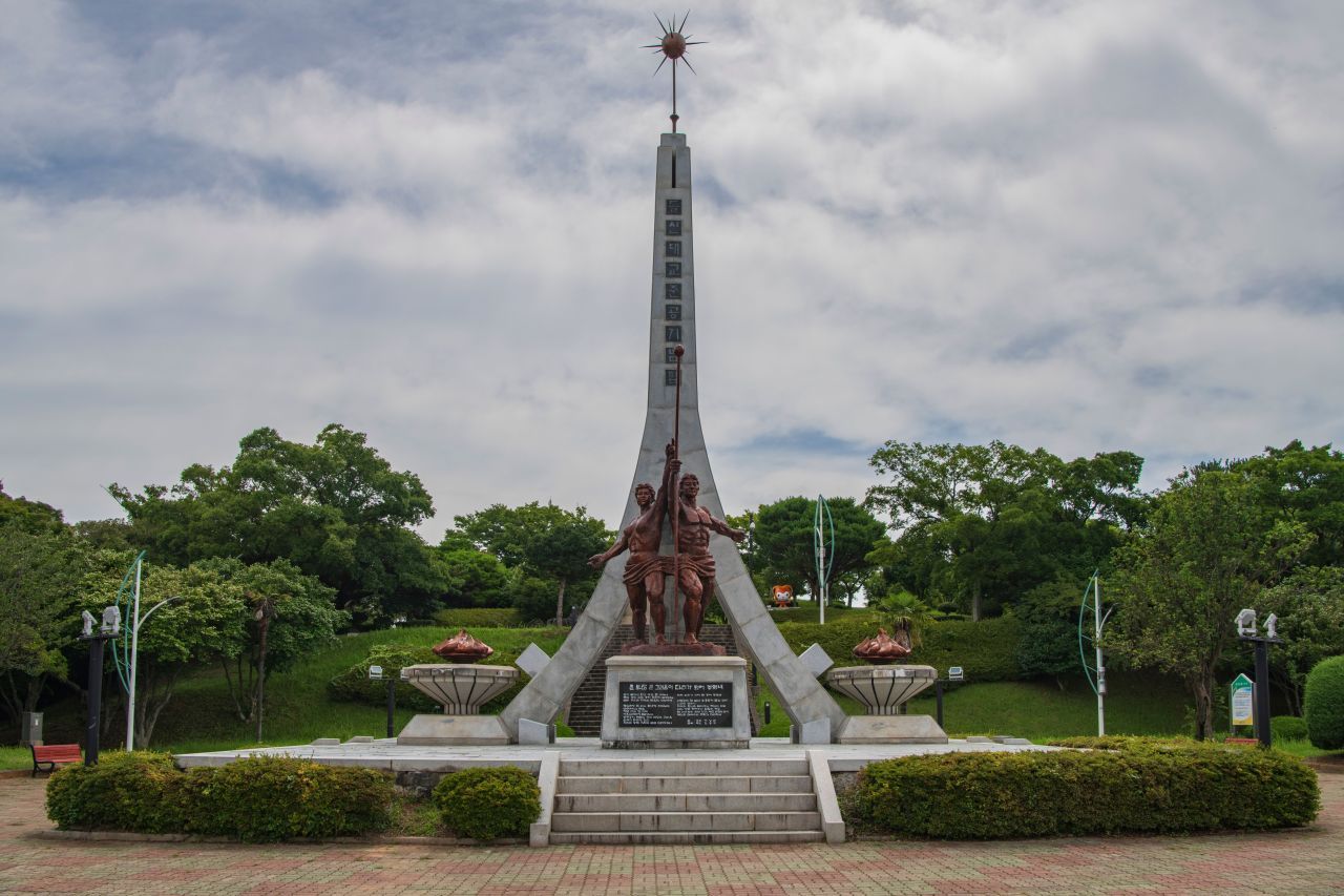 돌산공원 전망대 — 돌산대교와 시가지 불빛이 한눈에